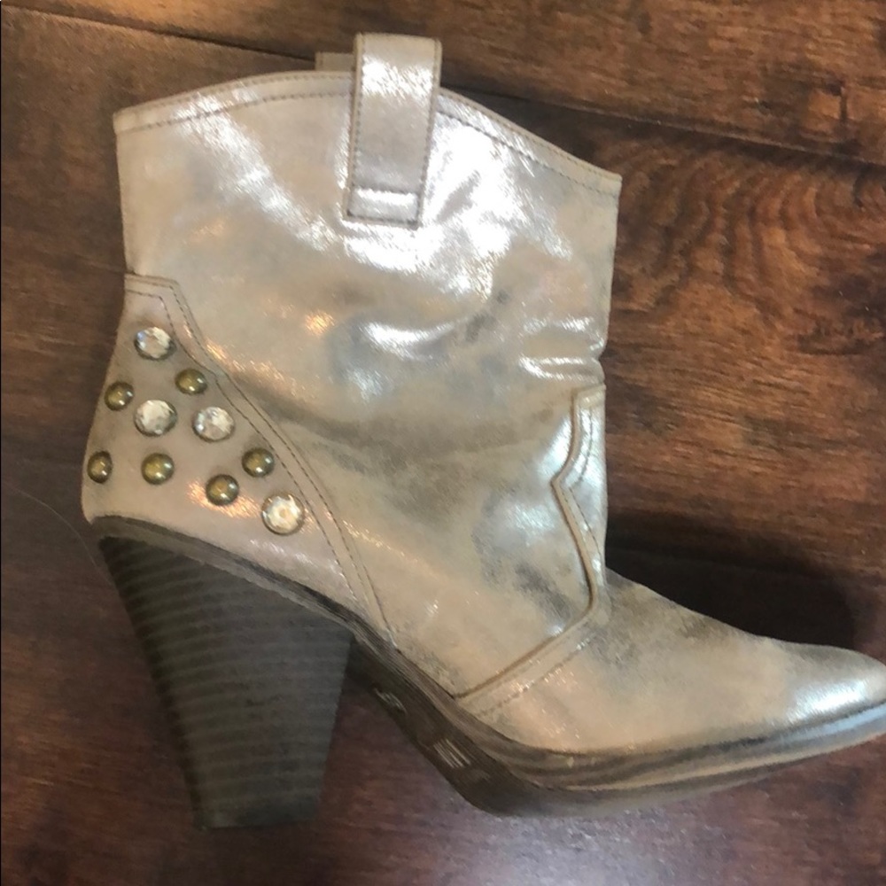 Silver cowboy ankle boots 💞💗